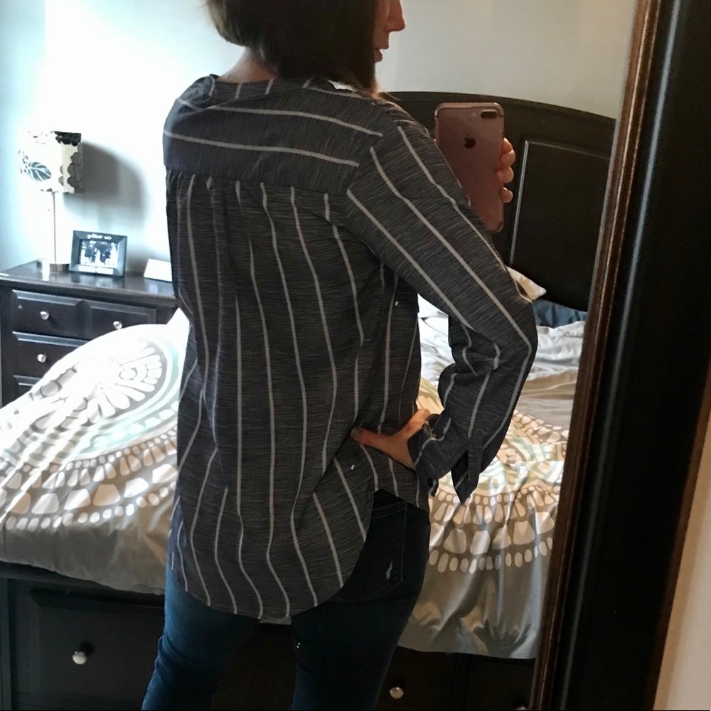 Striped V Neck - Picture 3 of 8